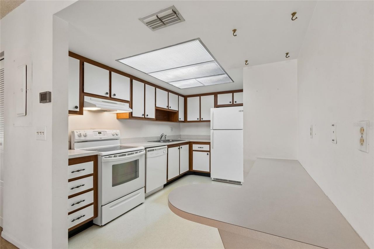 3280 37th Way S, Unit B, Saint Petersburg, FL 33711 Photo