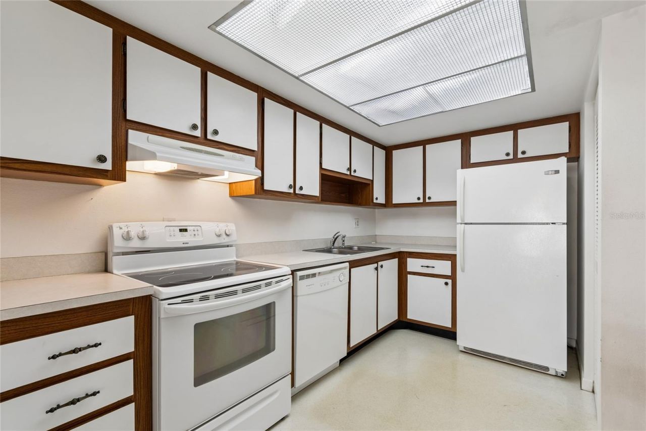 3280 37th Way S, Unit B, Saint Petersburg, FL 33711 Photo