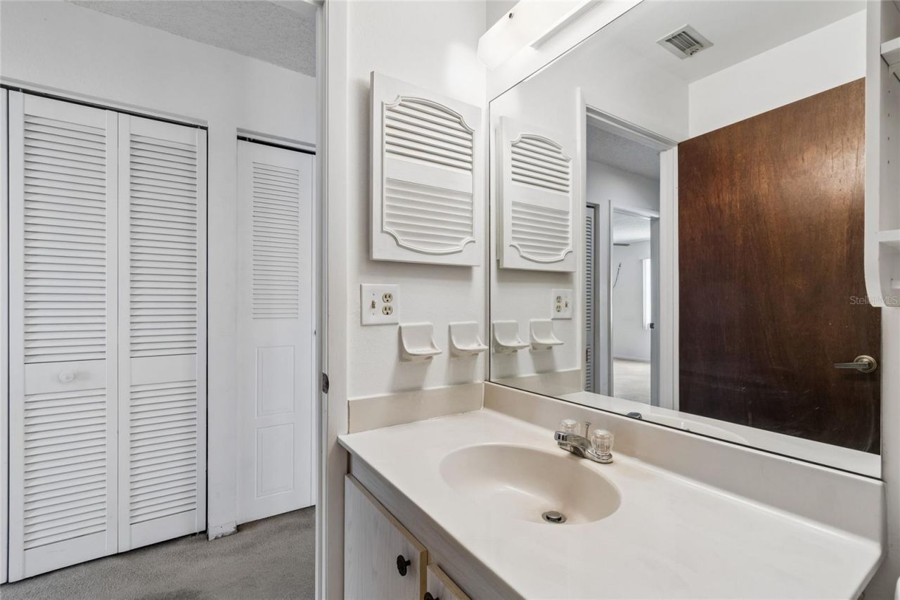 3280 37th Way S, Unit B, Saint Petersburg, FL 33711 Photo