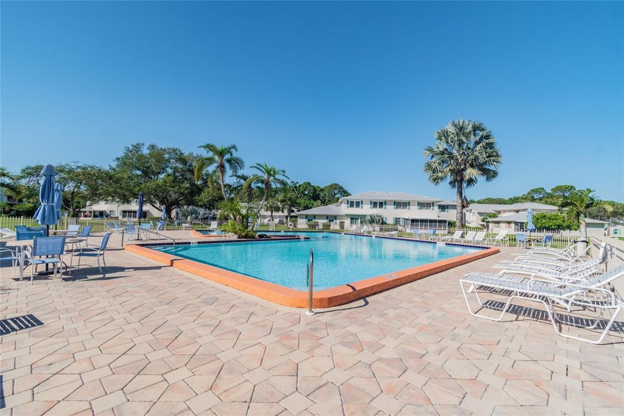 3280 37th Way S, Unit B, Saint Petersburg, FL 33711 Photo