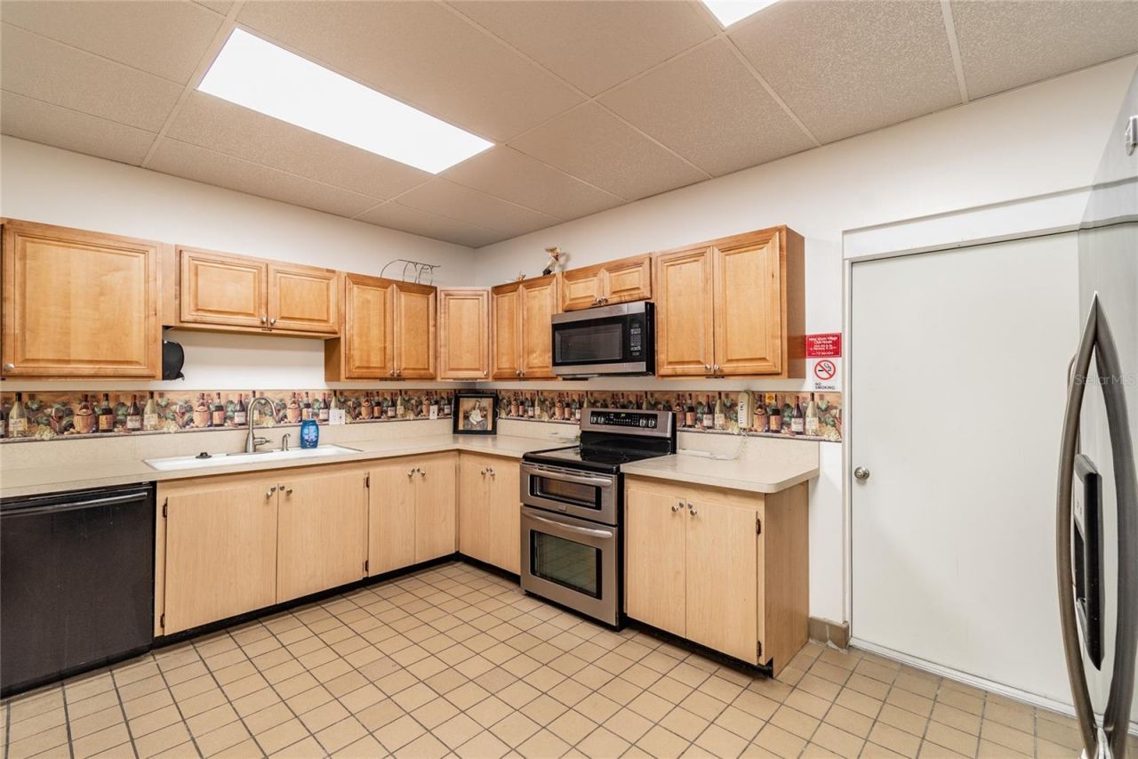 3280 37th Way S, Unit B, Saint Petersburg, FL 33711 Photo