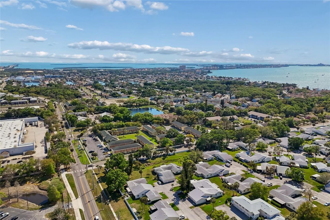 3280 37th Way S, Unit B, Saint Petersburg, FL 33711 Photo