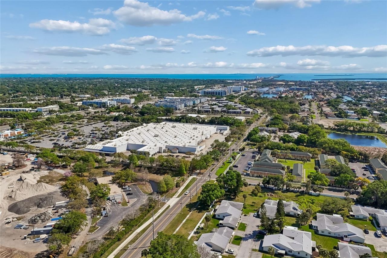 3280 37th Way S, Unit B, Saint Petersburg, FL 33711 Photo