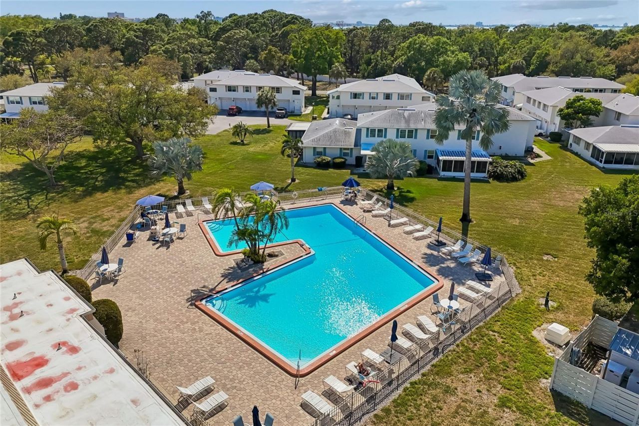 3280 37th Way S, Unit B, Saint Petersburg, FL 33711 Photo