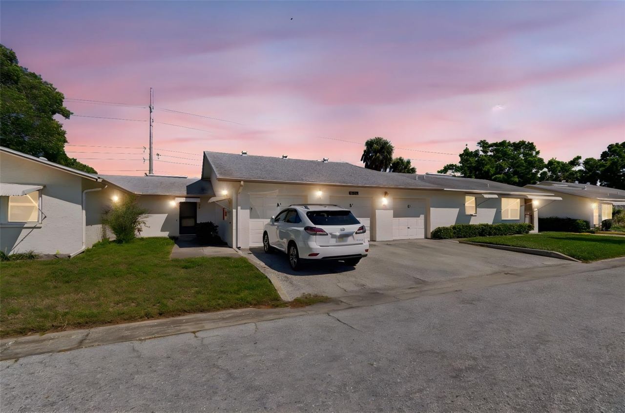 3280 37th Way S, Unit B, Saint Petersburg, FL 33711 Photo