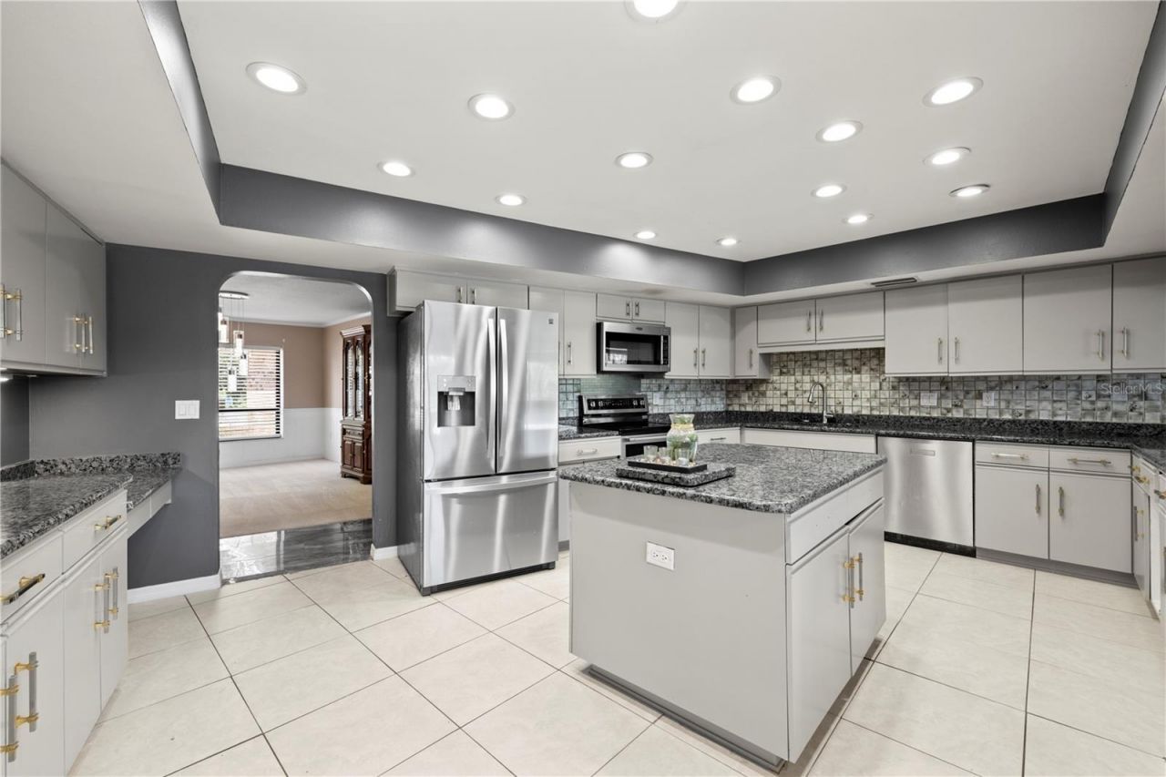 14947 Lake Forest Drive, Lutz, FL 33559 Photo