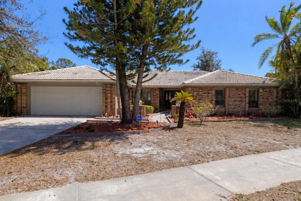 14947 Lake Forest Drive, Lutz, FL 33559 Photo