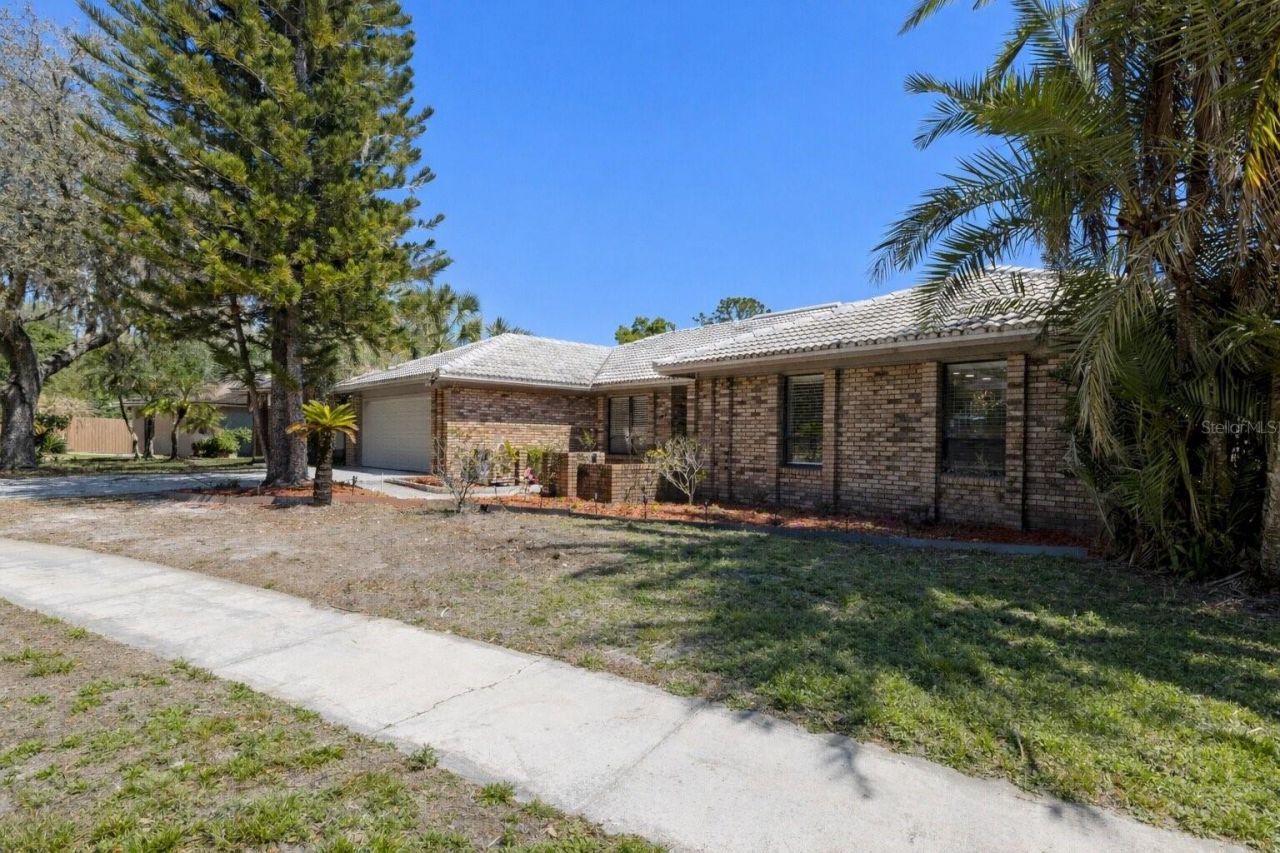 14947 Lake Forest Drive, Lutz, FL 33559 Photo