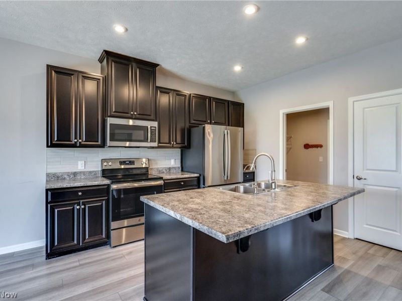 6667 Leestone Avenue NE, Canton, OH 44721 Photo 13