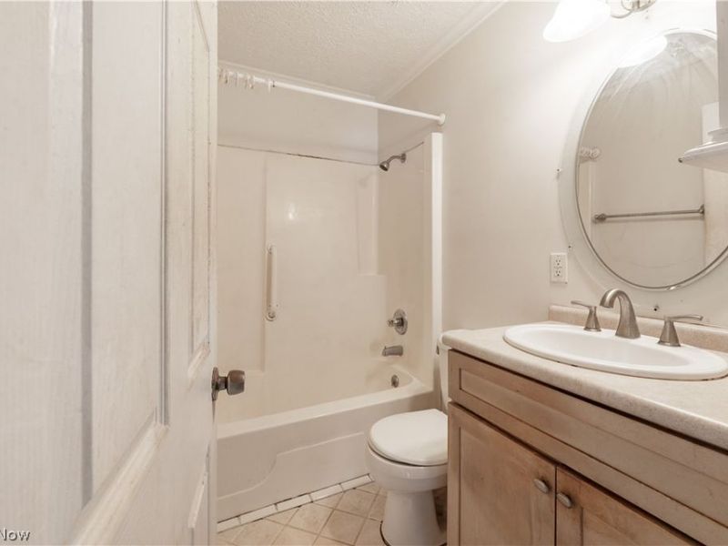 2535 Royal County Down , Unit B, Uniontown, OH 44685 Photo 11