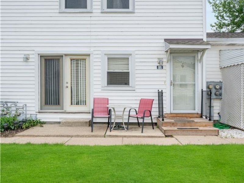 2535 Royal County Down , Unit B, Uniontown, OH 44685 Photo 15