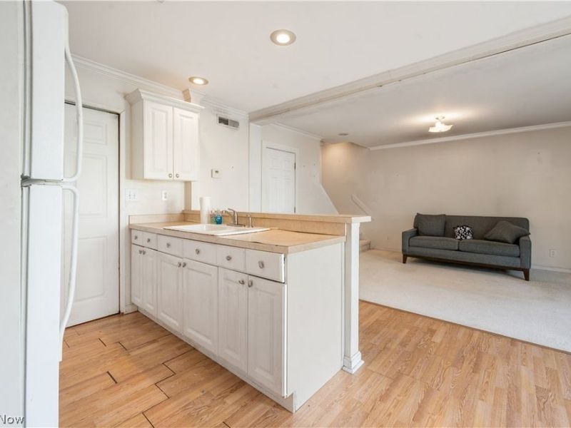 2535 Royal County Down , Unit B, Uniontown, OH 44685 Photo 5