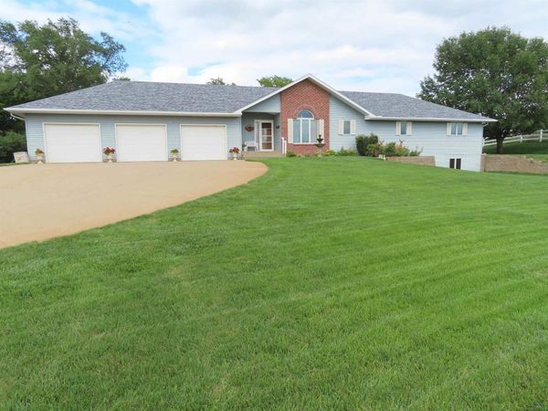 4440 Lost Meadows Road, Sioux City, IA 51108