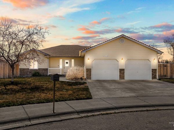 215 NE Rosa Court, Mountain Home, ID 83647