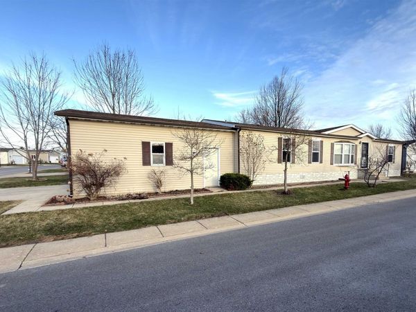 447 Seasons Parkway, BELVIDERE, IL 61008