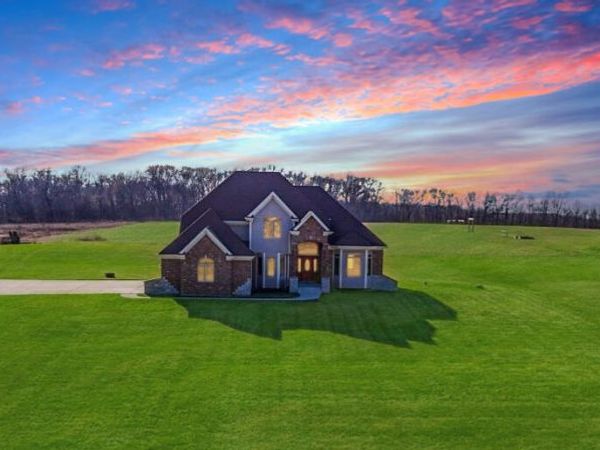 17826 S County Line Road, Hebron, IN 46341