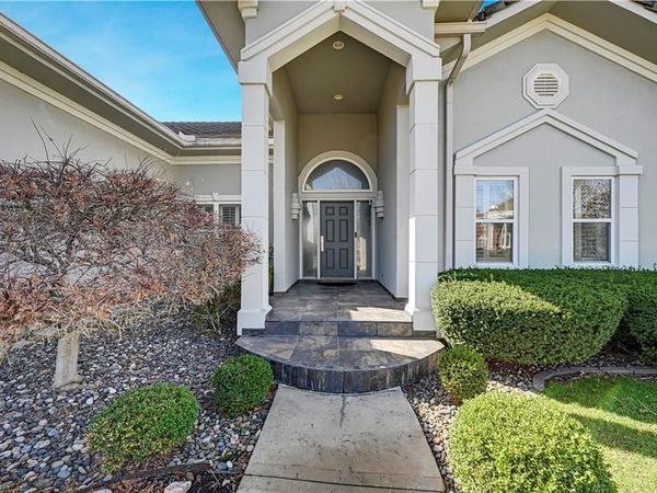 4989 W 150th Place, Leawood, KS 66224