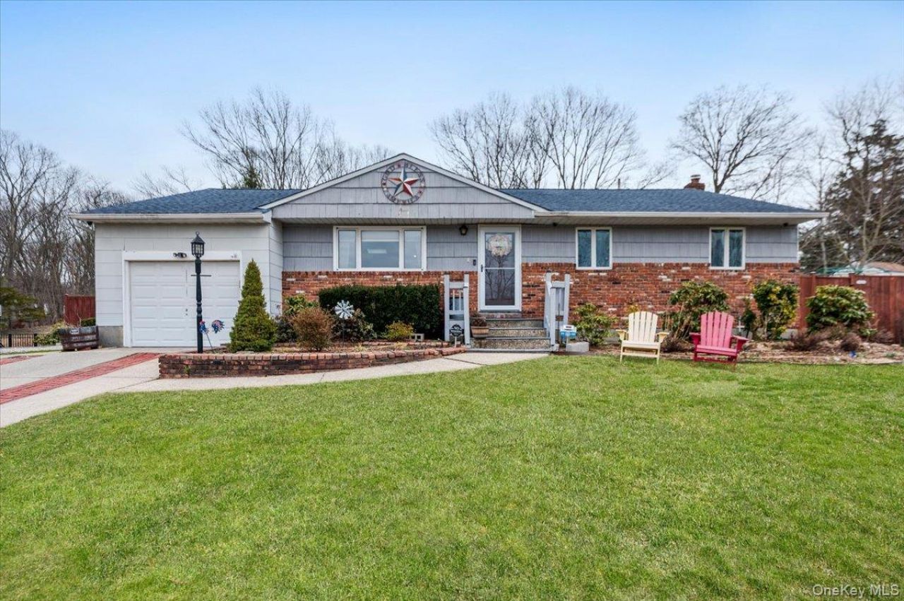 11 Lower Road, Smithtown, NY 11787 Main Photo