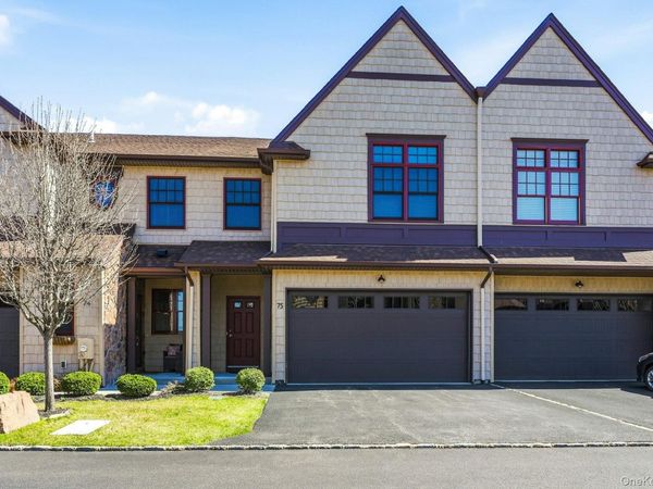 75 Jims Trail, Unit 75, Bayport, NY 11705