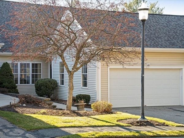101 Orchard Meadow Dr, Unit 59, Shrewsbury, MA 01545