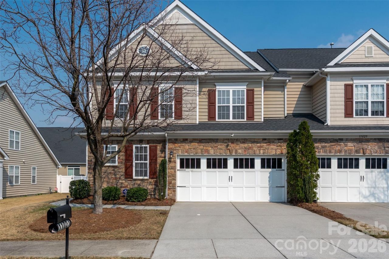 11021 Lucky Horseshoe Lane, Charlotte, NC 28277 Main Photo