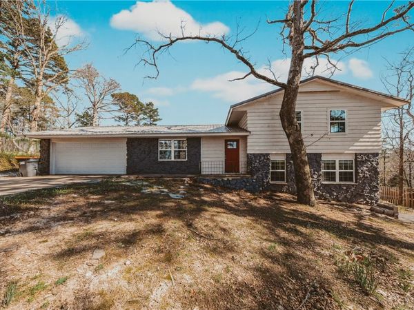8512 Pine Ridge Drive , Rogers, AR 72756