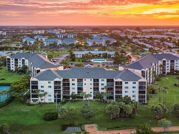 275 Palm Avenue, Unit C402, Jupiter, FL 33477