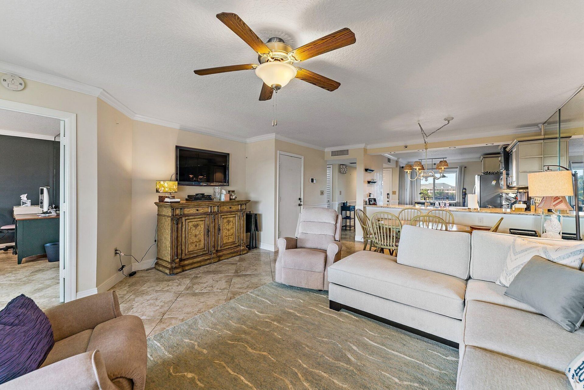 275 Palm Avenue, Unit C402, Jupiter, FL 33477 Photo