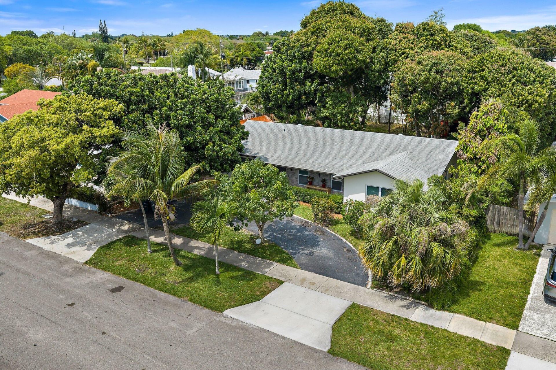 425 Greenbriar Drive, Lake Park, FL 33403 Photo