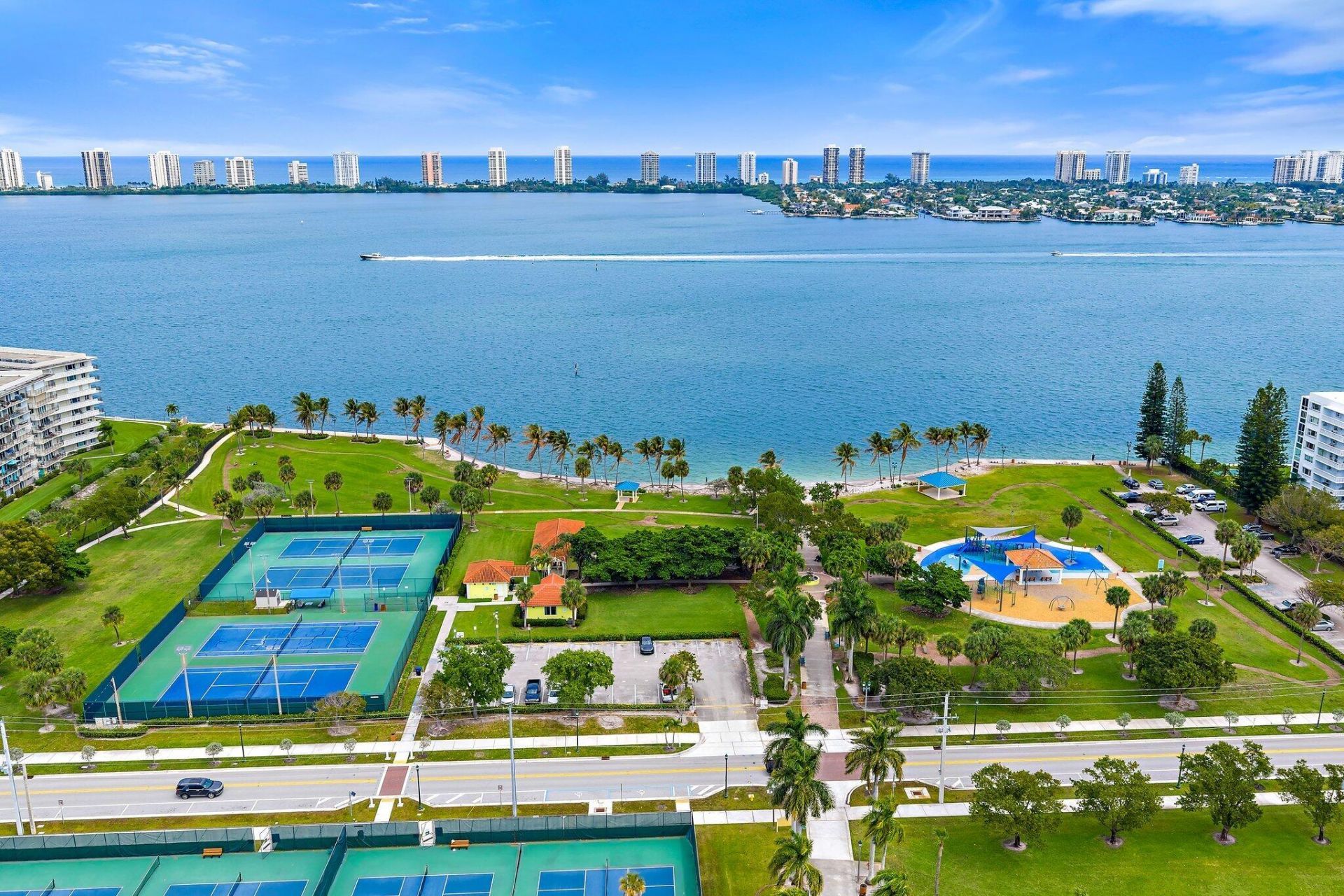 425 Greenbriar Drive, Lake Park, FL 33403 Photo