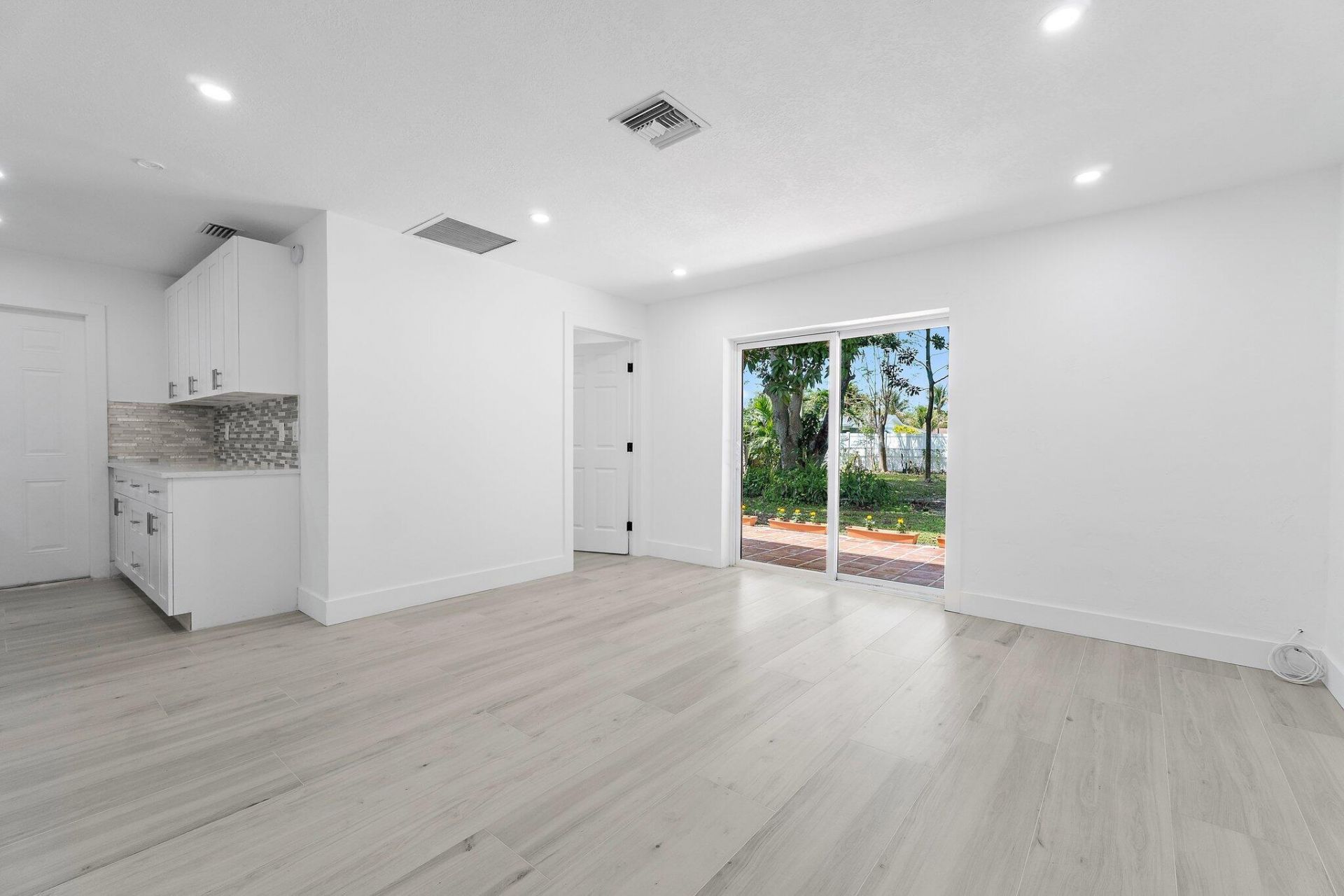 425 Greenbriar Drive, Lake Park, FL 33403 Photo