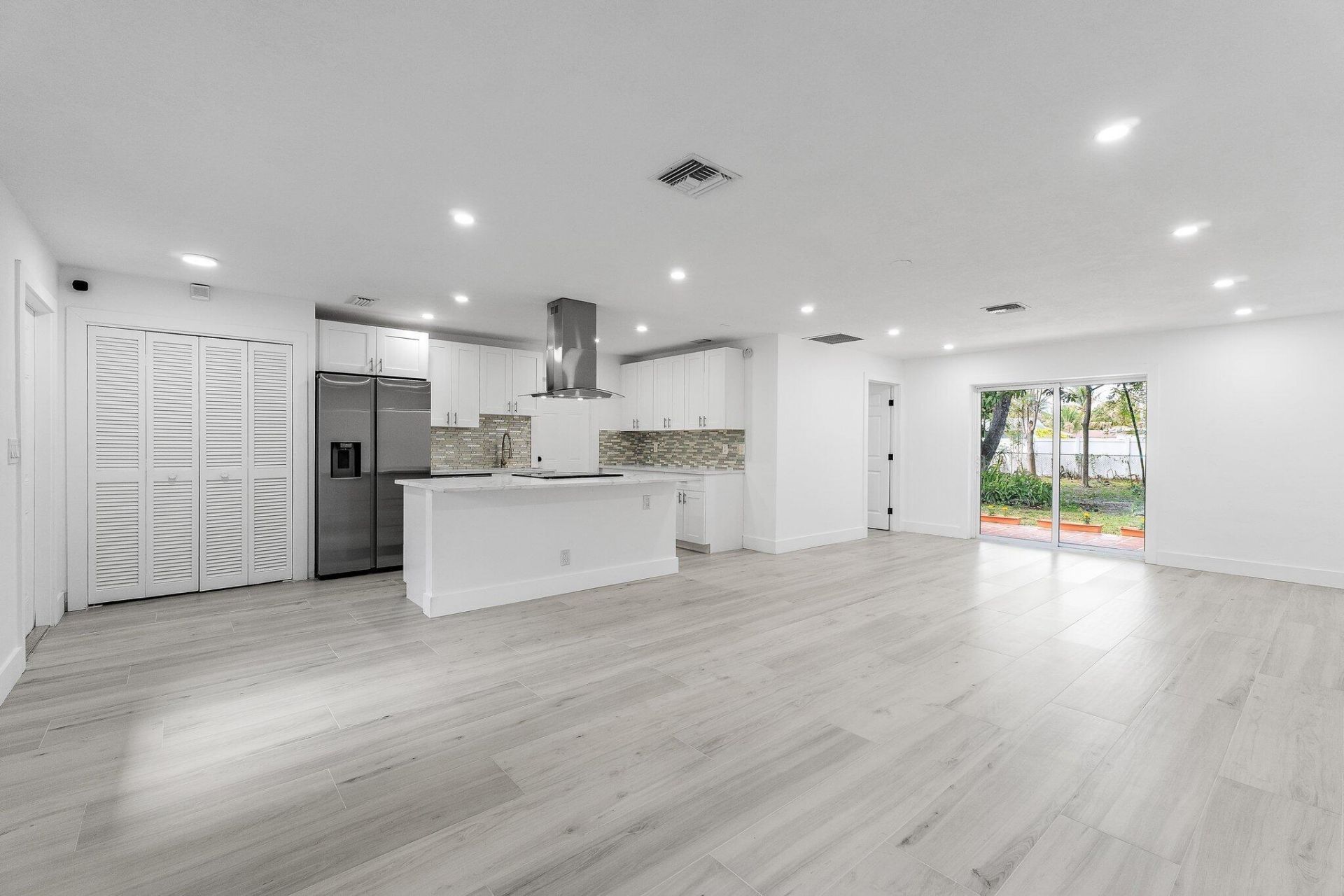 425 Greenbriar Drive, Lake Park, FL 33403 Photo