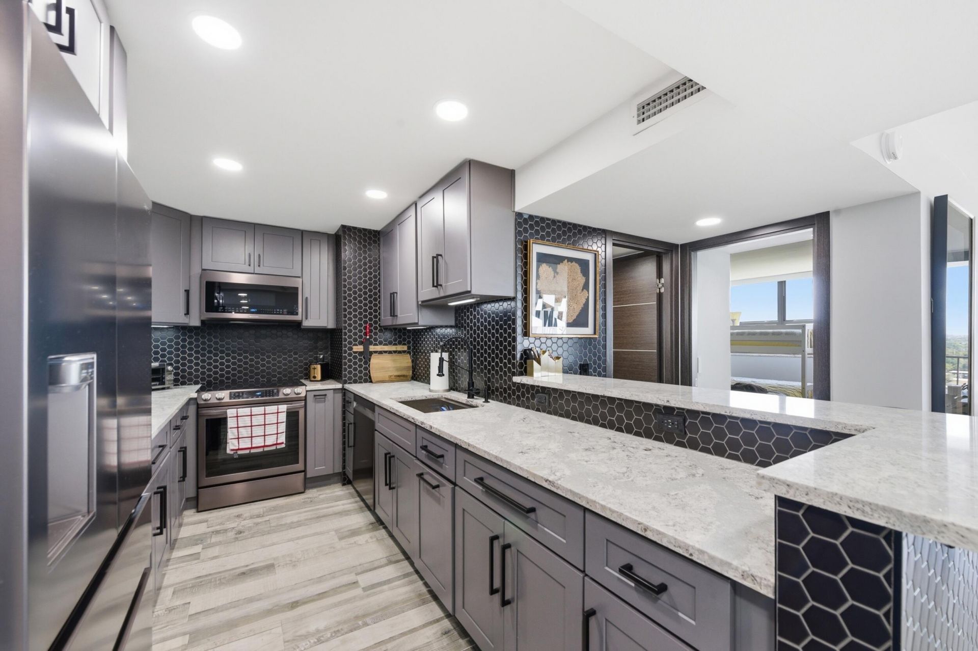 5600 N Flagler Drive, Unit 905, West Palm Beach, FL 33407 Photo