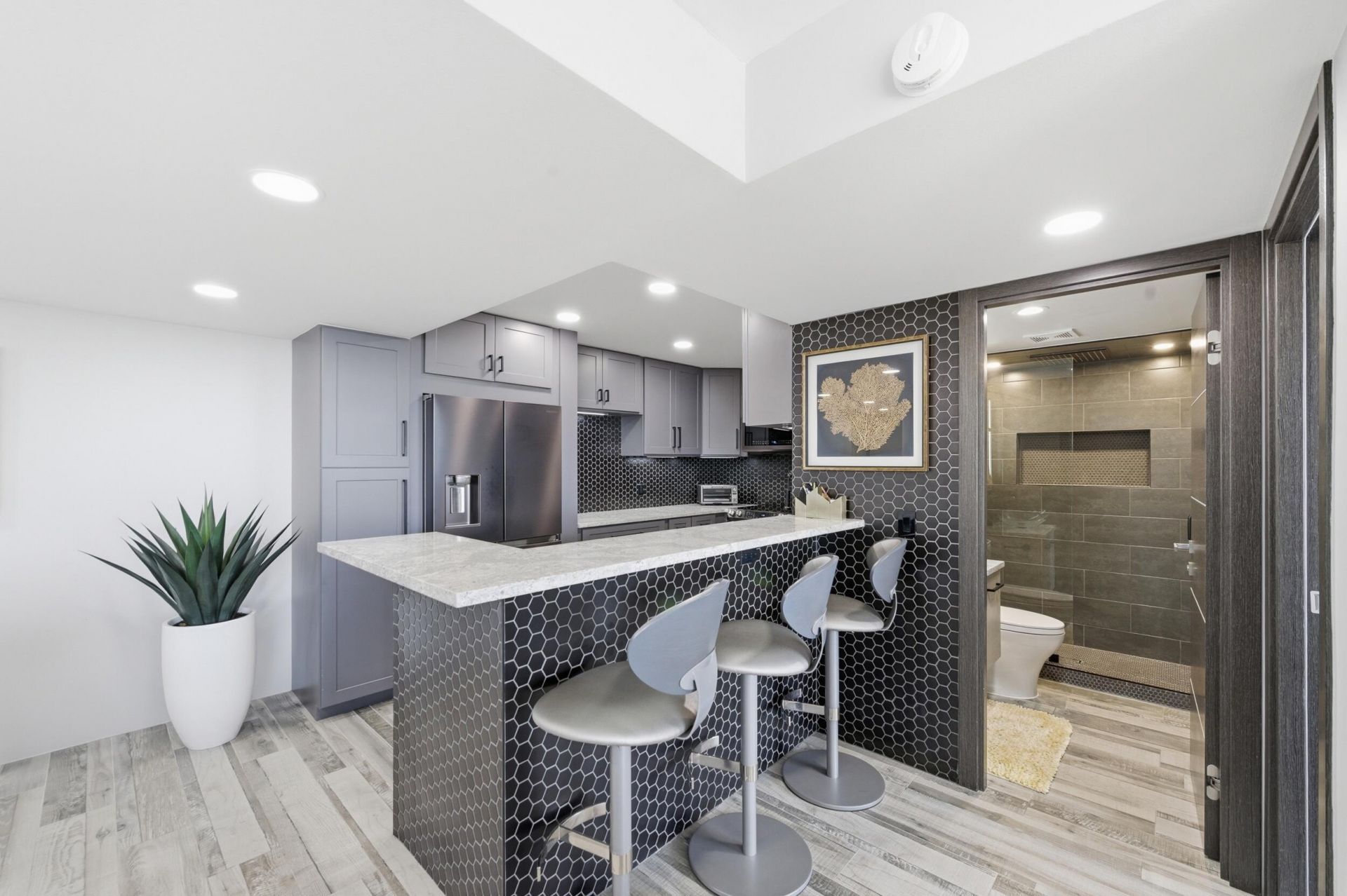 5600 N Flagler Drive, Unit 905, West Palm Beach, FL 33407 Photo