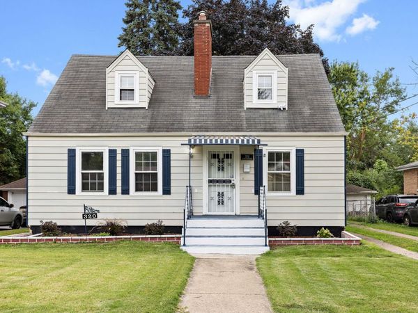 320 Streamside Drive , Harvey, IL 60426