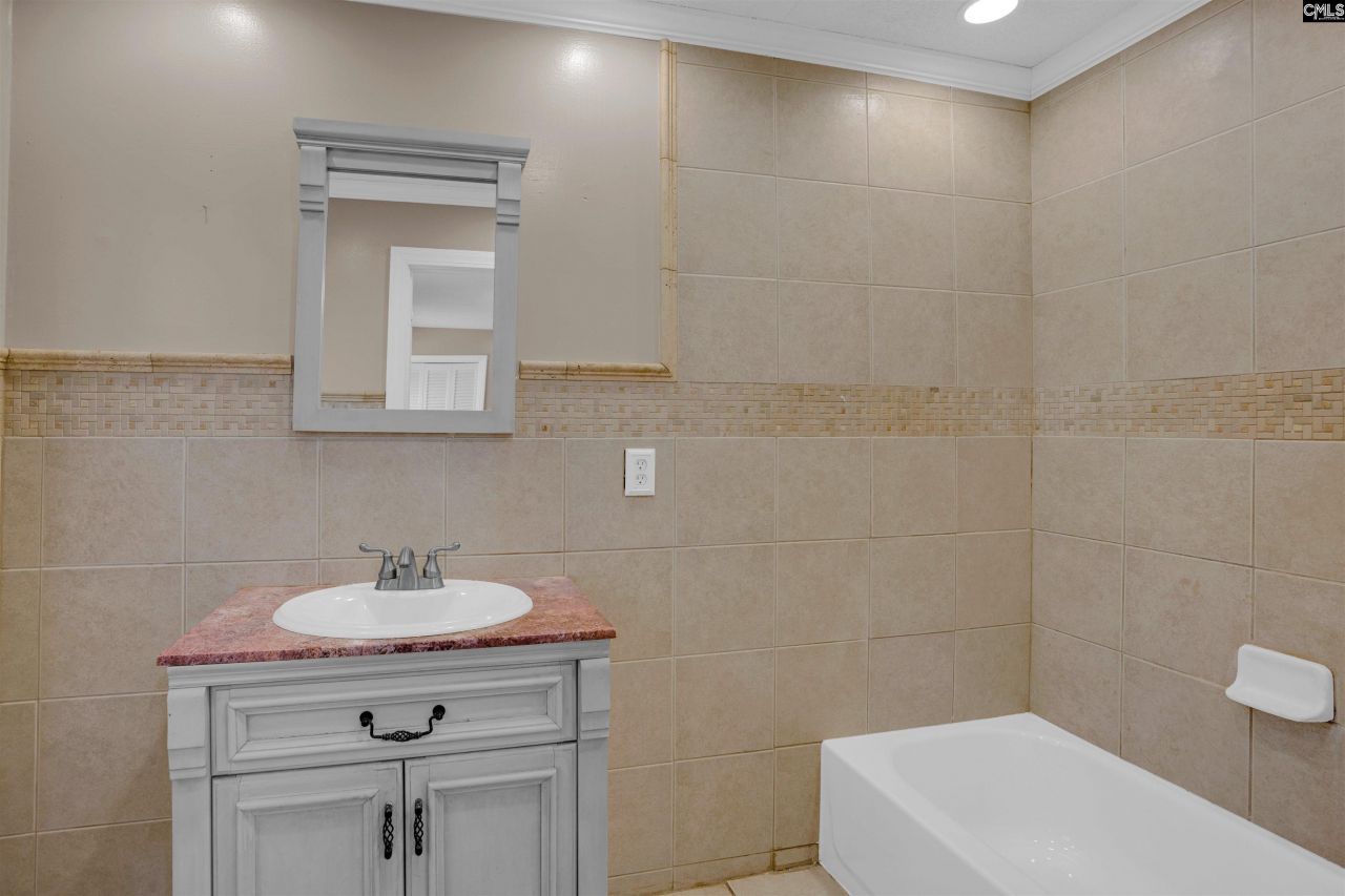 311 Spartan Drive Photo 28