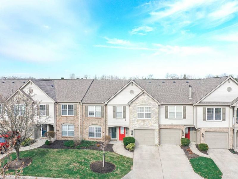 5837 Southwater Drive, Mason, OH 45040 Photo 2