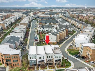 23117 COTTONWILLOW SQUARE, BRAMBLETON, VA 20148