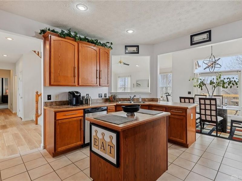 9378 Remington Hill Road, Clearcreek Township, OH 45458 Photo 11