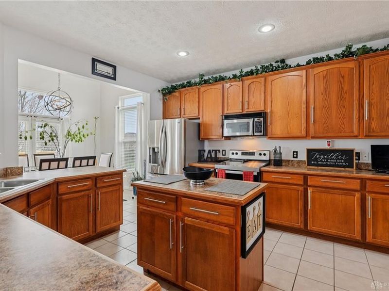 9378 Remington Hill Road, Clearcreek Township, OH 45458 Photo 12