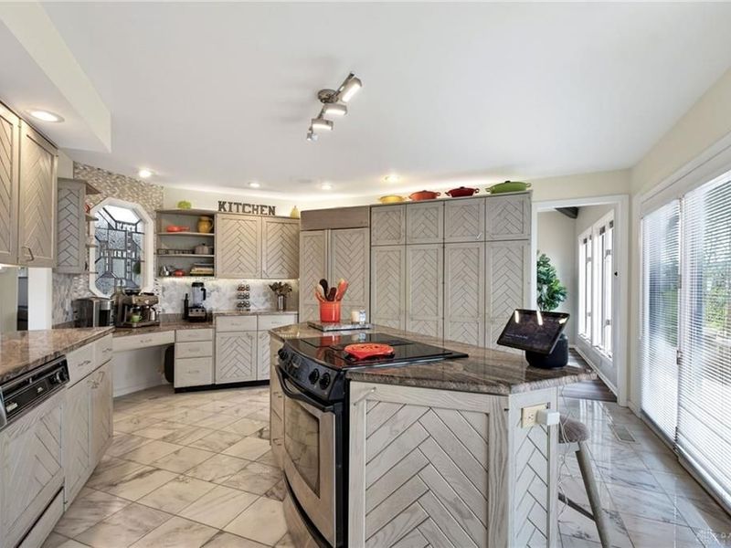 6425 Woodacre Court, Clayton, OH 45322 Photo 23