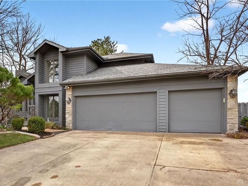 6425 Woodacre Court, Clayton, OH 45322 Photo 3