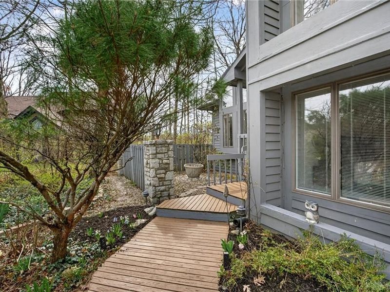 6425 Woodacre Court, Clayton, OH 45322 Photo 4