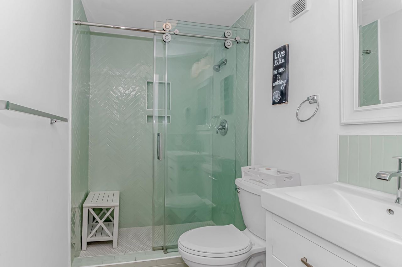 5905 S Kings Hwy.  Photo 18