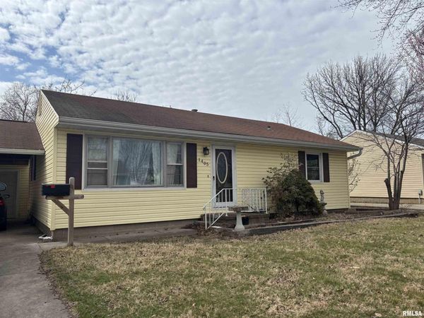 1405 Lakelawn Drive, Jacksonville, IL 62650