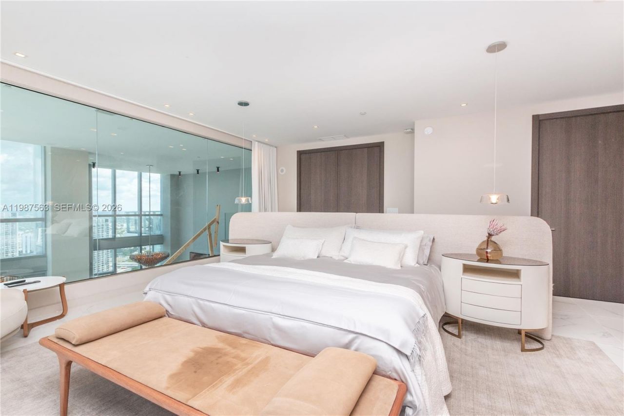 851 NE 1st Ave , Unit PH 4611, Miami, FL 33132 Photo