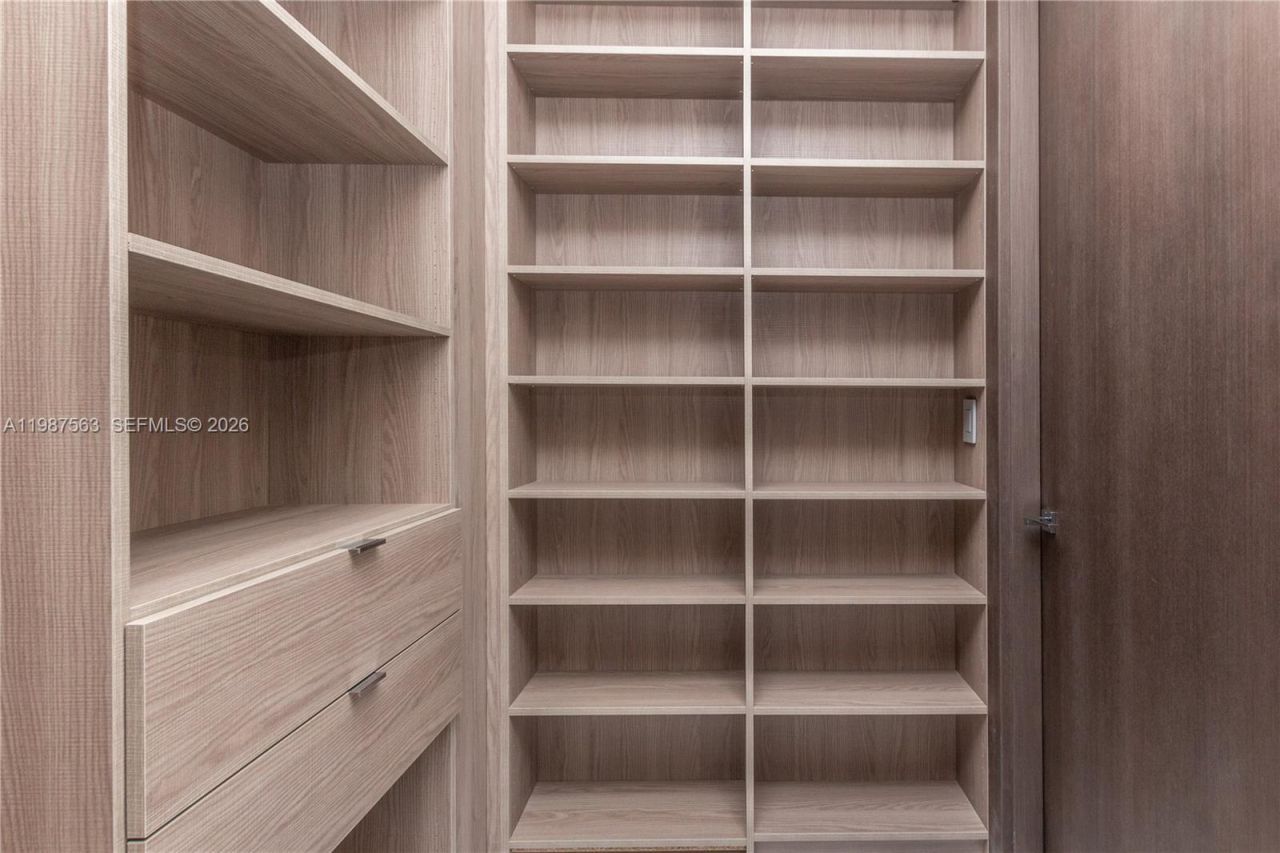 851 NE 1st Ave , Unit PH 4611, Miami, FL 33132 Photo