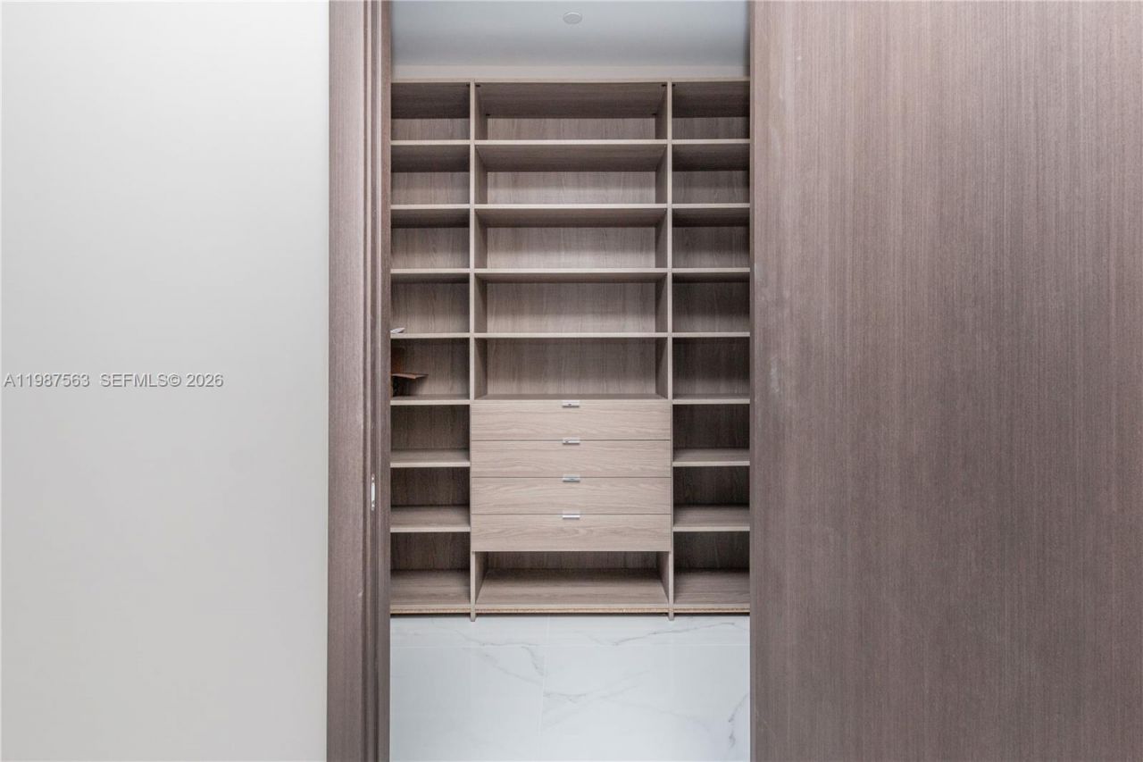 851 NE 1st Ave , Unit PH 4611, Miami, FL 33132 Photo