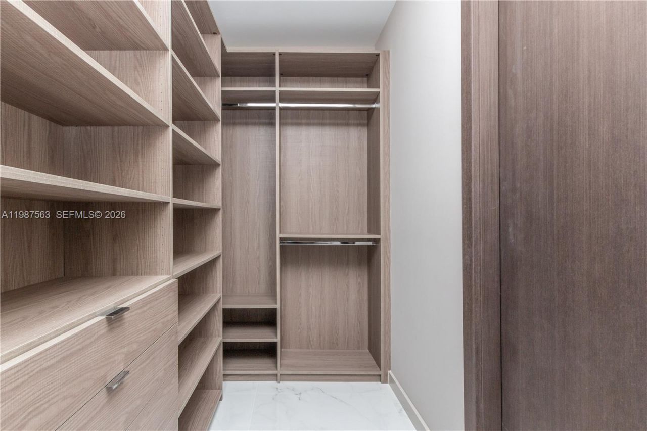 851 NE 1st Ave , Unit PH 4611, Miami, FL 33132 Photo