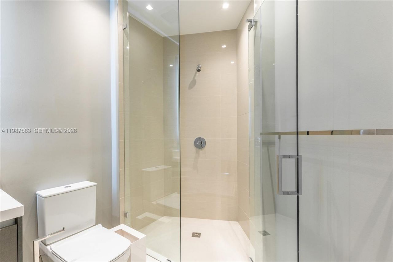 851 NE 1st Ave , Unit PH 4611, Miami, FL 33132 Photo